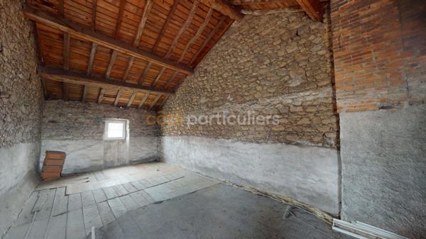 Vente
                Immeuble148 m² - 6 Pièces -
                    MORTAGNE SUR SEVRE (85290)