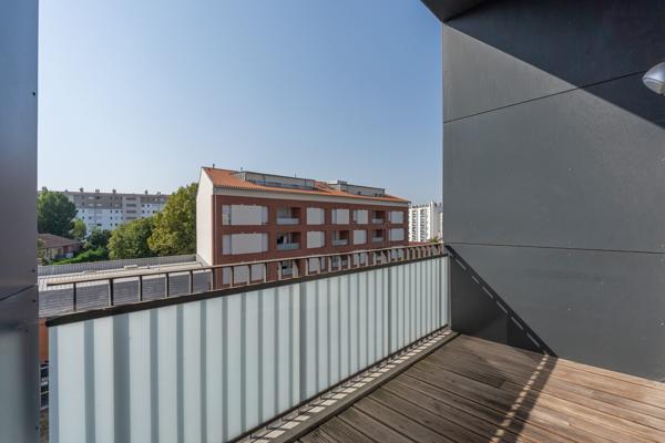 Appartement T3 66m2 avec balcon et parking s/s