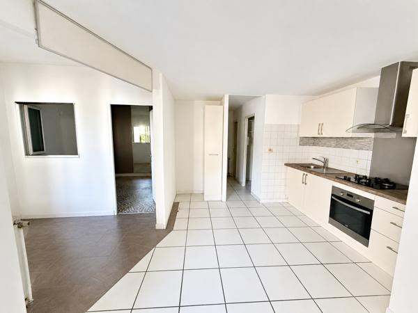 APPARTEMENT T2 TERRASSE ET PLACE DE PARKING MONTAUBAN CENTRE - Montauban (82000)