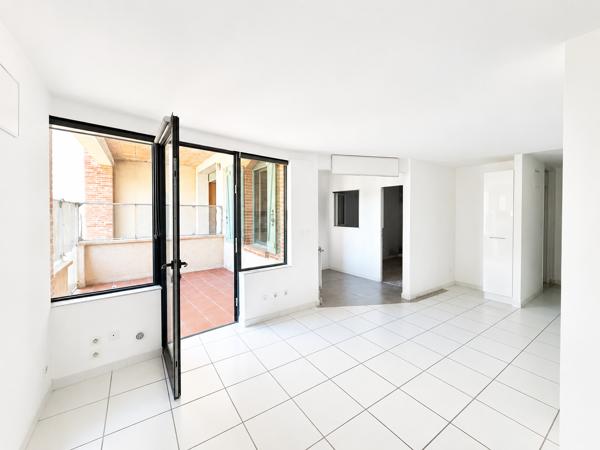 APPARTEMENT T2 TERRASSE ET PLACE DE PARKING MONTAUBAN CENTRE - Montauban (82000)