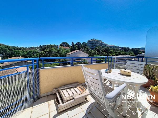Coeur de ville Cavalaire-sur-Mer - Dernier étage - 2 chambres - 2 terrasses 75 m² et garage