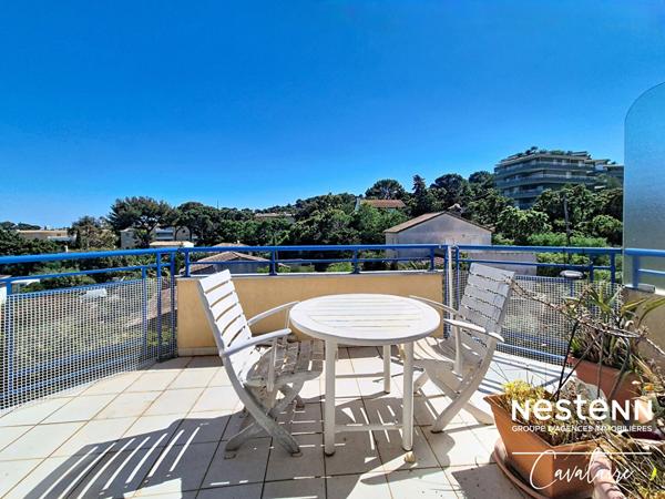 Coeur de ville Cavalaire-sur-Mer - Dernier étage - 2 chambres - 2 terrasses 75 m² et garage