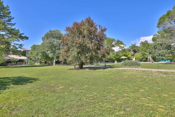 A DECOUVRIR EN EXCLUSIVITE, VERITABLE COUP DE COEUR POUR CE MAS PROVENCAL DU 18 EME SIECLE SITUE A ENTRAIGUES SUR LA SORGUE
