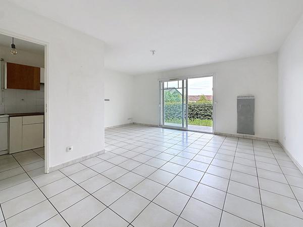 Bruges (33520) Secteur Ausone - 3 pieces - 2 chambres - Immeuble Recent.