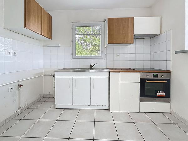 Bruges (33520) Secteur Ausone - 3 pieces - 2 chambres - Immeuble Recent.