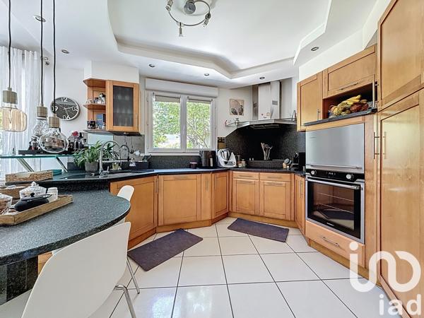 Maison à vendre 6 pièces 140 m² Mandres-les-Roses