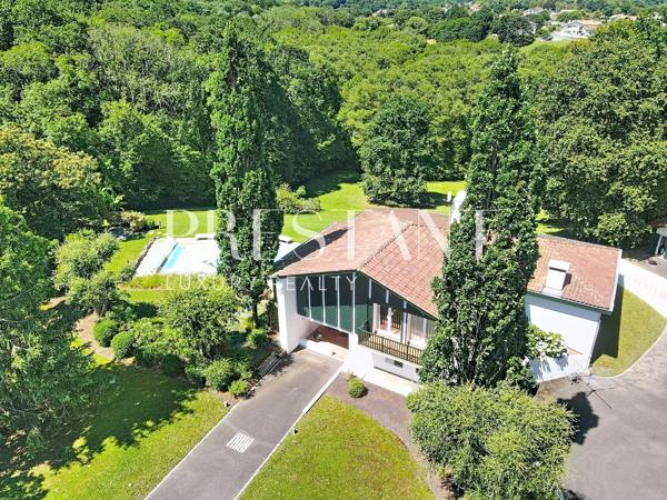 Maison neo-basque avec jardin piscine et garage, MOUGUERRE