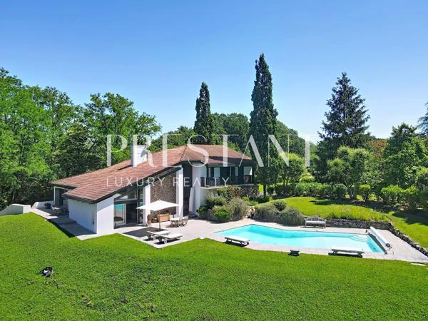 Maison neo-basque avec jardin piscine et garage, MOUGUERRE