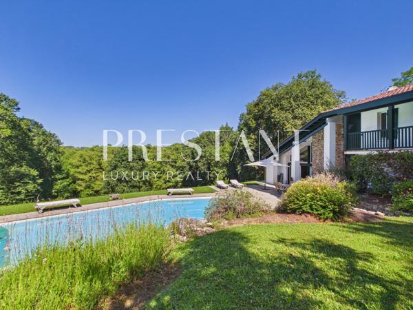 Maison neo-basque avec jardin piscine et garage, MOUGUERRE