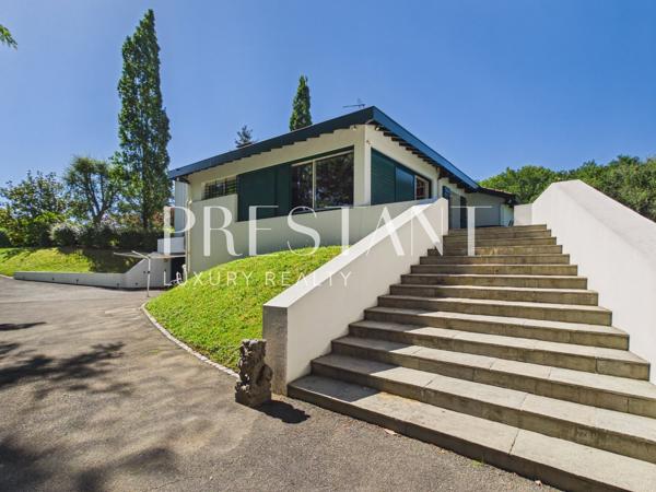Maison neo-basque avec jardin piscine et garage, MOUGUERRE