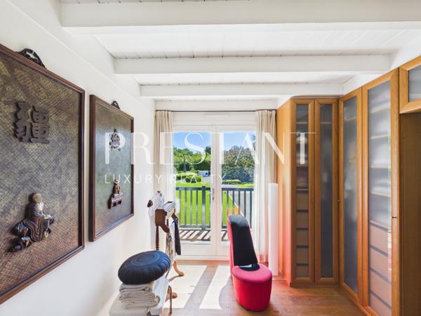 Maison neo-basque avec jardin piscine et garage, MOUGUERRE