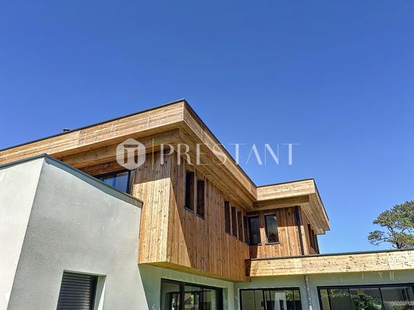 Chiberta – Superbe maison contemporaine neuve de fin 2023 sur terrain paysagé agrémenté d’une piscine. Plage à pied., ANGLET