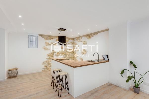 Fréjus - Au calme, appartement 80 m² rénové, traversant, cour privative