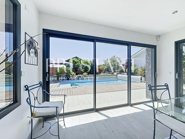 Hossegor, proche centre ville et golf , villa de 250m2 avec garage à velo de 20m2, SAINT GEOURS DE MAREMNE
