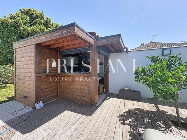 Hossegor, proche centre ville et golf , villa de 250m2 avec garage à velo de 20m2, SAINT GEOURS DE MAREMNE