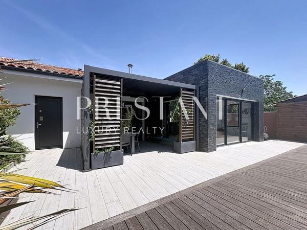Hossegor, proche centre ville et golf , villa de 250m2 avec garage à velo de 20m2, SAINT GEOURS DE MAREMNE
