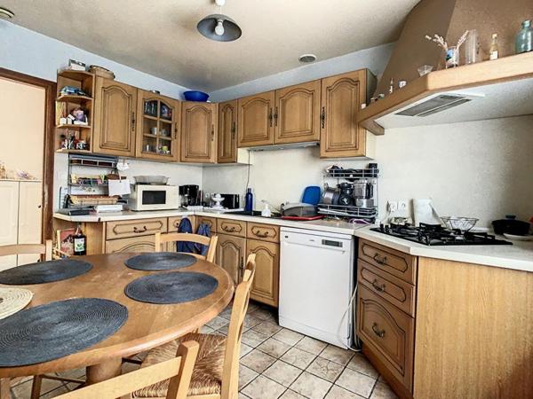 PAVILLON INDEPENDANT - 105M² - 4 CHAMBRES - SOUS SOL - GARAGE - DEPENDANCE