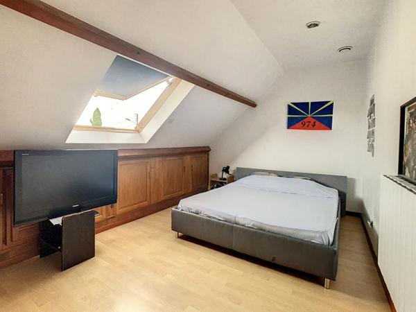 PAVILLON INDEPENDANT - 105M² - 4 CHAMBRES - SOUS SOL - GARAGE - DEPENDANCE