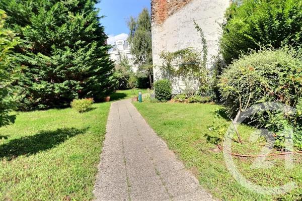 Appartement à vendre  4 pièces - 92,30 m 2   LES LILAS  - 93