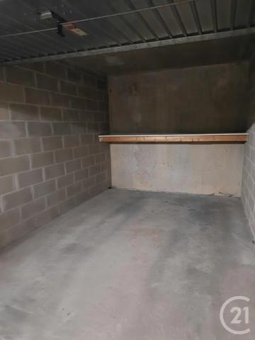 Parking à vendre  70 m 2   PARIS  - 75015