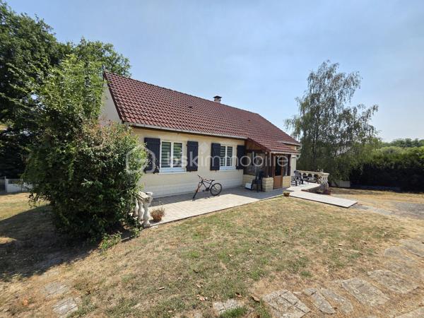 Magnifique pavillon sur sous sol de 91m² à La Machine

Sur la commune de La Machine, situé proche de toutes les écoles, les commerces et les commodités, nous vous présentons ce magnifique pavillon élevé sur sous sol construit en 1980, d'une superficie habitable de 91 m², comprenant 4 pièces composées d'une grande pièce de vie de 49m², avec espace salon, espace séjour, ainsi qu'une cuisine ouverte, aménagée et équipée, 3 chambres, wc et salle d'eau au rez-de-chaussée, cellier, atelier, buanderie aménagée, grand garage de 25m², terrasse et dépendance de jardin, le tout sur un beau terrain d'environ 1630m², arboré, entretenu et entièrement clos.

Au rez-de-chaussée, ce pavillon propose une petite véranda d'accueil, elle dispose d'une entrée qui donne sur une grande pièce de vie de 49m², composée d'un espace salon, un espace séjour, ainsi qu'une cuisine ouverte, aménagée et équipée.
Un dégagement de couloir dessert 3 chambres de 10,5, 11 et 12m², une salle d'eau et un wc indépendant.

Du couloir, un escalier mène au sous sol, où ce pavillon propose un espace buanderie de 19,5m², un cellier de 19m², une pièce de rangement ou atelier de 20m²,  ainsi qu'un grand garage de 25m².

Tous les sols de cette maison sont en carrelage (Salon séjour, cuisine, salle d'eau, wc) mais aussi en parquet (chambres), elle est composée d'un chauffage de type pompe à chaleur Air /Air (Climatisations réversibles) ainsi qu'un ballon production d'eau chaude.
Elle bénéficie d'une isolation double vitrage PVC, ainsi que de volets bois standards.
Ce pavillon dispose de combles parfaitement isolés et d'une toiture en tuiles mécaniques bétons en bon état.

Côté terrain, cette maison dispose d'un portail , d'une parcelle d'environ 1630 m² de terrain sans vis à vis entièrement clôturée, arborée et très bien entretenue, d'une terrasse, ainsi que d'une dépendance de jardin,
Côté assainissement, ce pavillon dispose du tout à l'égout.
Il dispose de la fibre internet

Les plus de cette maison :
Sa proximité de toutes les commodités, des commerces et des écoles. La qualité générale du bien parfaitement entretenu avec des grands volumes de pièces dont son salon séjour, sa cuisine ouverte aménagée et équipée, ses 3 chambres? son mode de chauffage, sa buanderie aménagée, son garage, ses extérieurs et sa terrasse, son terrain entretenu, arboré et clôturé.

Des photos supplémentaires sont disponibles sur BSK IMMOBILIER > Nos conseillers > Olivier FRESLON
Pour tout renseignement complémentaire ou pour une visite, contactez moi au 07.62.78.13.13.

Idéale pour une grande famille, cette maison est un vrai coup de cœur, une opportunité à saisir!!!