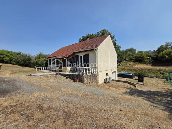 Magnifique pavillon sur sous sol de 91m² à La Machine

Sur la commune de La Machine, situé proche de toutes les écoles, les commerces et les commodités, nous vous présentons ce magnifique pavillon élevé sur sous sol construit en 1980, d'une superficie habitable de 91 m², comprenant 4 pièces composées d'une grande pièce de vie de 49m², avec espace salon, espace séjour, ainsi qu'une cuisine ouverte, aménagée et équipée, 3 chambres, wc et salle d'eau au rez-de-chaussée, cellier, atelier, buanderie aménagée, grand garage de 25m², terrasse et dépendance de jardin, le tout sur un beau terrain d'environ 1630m², arboré, entretenu et entièrement clos.

Au rez-de-chaussée, ce pavillon propose une petite véranda d'accueil, elle dispose d'une entrée qui donne sur une grande pièce de vie de 49m², composée d'un espace salon, un espace séjour, ainsi qu'une cuisine ouverte, aménagée et équipée.
Un dégagement de couloir dessert 3 chambres de 10,5, 11 et 12m², une salle d'eau et un wc indépendant.

Du couloir, un escalier mène au sous sol, où ce pavillon propose un espace buanderie de 19,5m², un cellier de 19m², une pièce de rangement ou atelier de 20m²,  ainsi qu'un grand garage de 25m².

Tous les sols de cette maison sont en carrelage (Salon séjour, cuisine, salle d'eau, wc) mais aussi en parquet (chambres), elle est composée d'un chauffage de type pompe à chaleur Air /Air (Climatisations réversibles) ainsi qu'un ballon production d'eau chaude.
Elle bénéficie d'une isolation double vitrage PVC, ainsi que de volets bois standards.
Ce pavillon dispose de combles parfaitement isolés et d'une toiture en tuiles mécaniques bétons en bon état.

Côté terrain, cette maison dispose d'un portail , d'une parcelle d'environ 1630 m² de terrain sans vis à vis entièrement clôturée, arborée et très bien entretenue, d'une terrasse, ainsi que d'une dépendance de jardin,
Côté assainissement, ce pavillon dispose du tout à l'égout.
Il dispose de la fibre internet

Les plus de cette maison :
Sa proximité de toutes les commodités, des commerces et des écoles. La qualité générale du bien parfaitement entretenu avec des grands volumes de pièces dont son salon séjour, sa cuisine ouverte aménagée et équipée, ses 3 chambres? son mode de chauffage, sa buanderie aménagée, son garage, ses extérieurs et sa terrasse, son terrain entretenu, arboré et clôturé.

Des photos supplémentaires sont disponibles sur BSK IMMOBILIER > Nos conseillers > Olivier FRESLON
Pour tout renseignement complémentaire ou pour une visite, contactez moi au 07.62.78.13.13.

Idéale pour une grande famille, cette maison est un vrai coup de cœur, une opportunité à saisir!!!