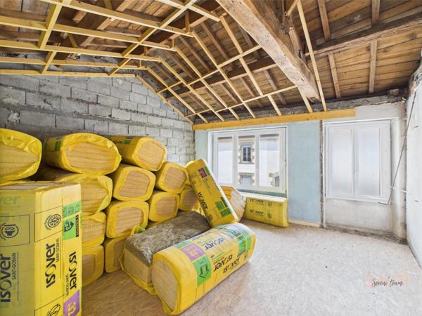 IDÉAL INVESTISSEURS - MAISON D'ENVIRON 120M2 À FINIR DE RÉNOVER