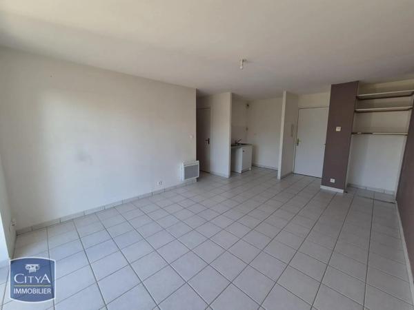 Appartement à louer 2 pièces 39.18m² Le Bourgneuf-la-Forêt (53410)