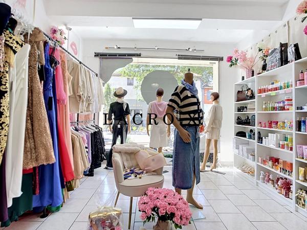 Local commercial à CARPENTRAS (84200)