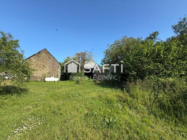 Ancien corps de ferme avec hangars