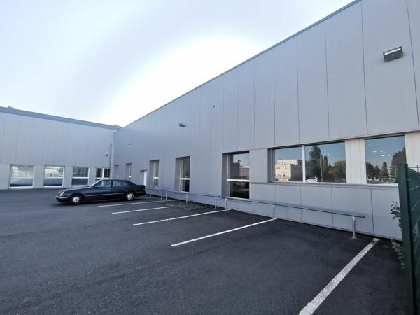 BUREAUX à LOUER de 1034 m²