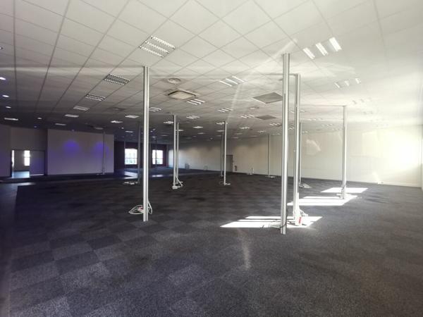 BUREAUX à LOUER de 1034 m²