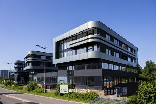 Bureaux neufs à vendre ou à louer à Limonest avec terrasse privative