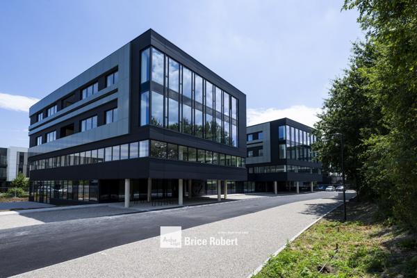 Bureaux neufs à vendre ou à louer à Limonest avec terrasse privative