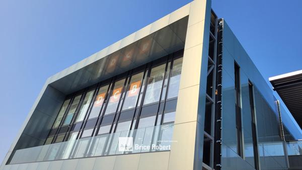 Bureaux neufs à vendre ou à louer à Limonest avec terrasse privative