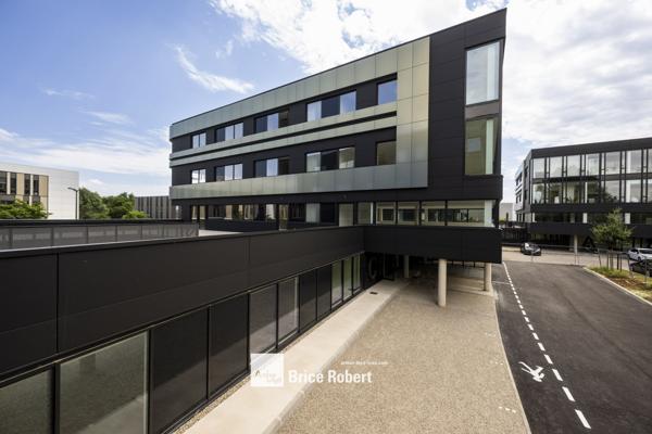 Bureaux neufs à vendre ou à louer à Limonest avec terrasse privative