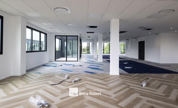 Bureaux neufs à vendre ou à louer à Limonest avec terrasse privative