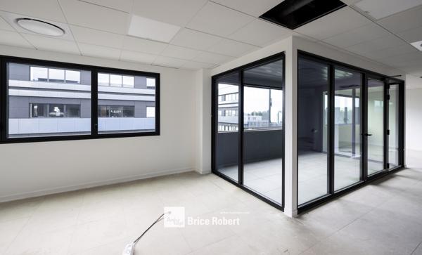 Bureaux neufs à vendre ou à louer à Limonest avec terrasse privative