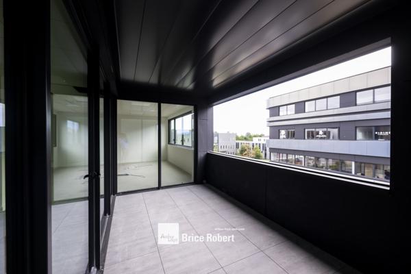 Bureaux neufs à vendre ou à louer à Limonest avec terrasse privative