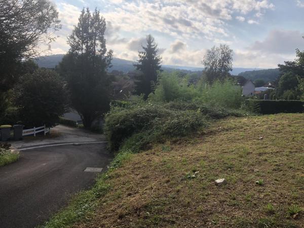 Terrain hors lotissement, zone calme.