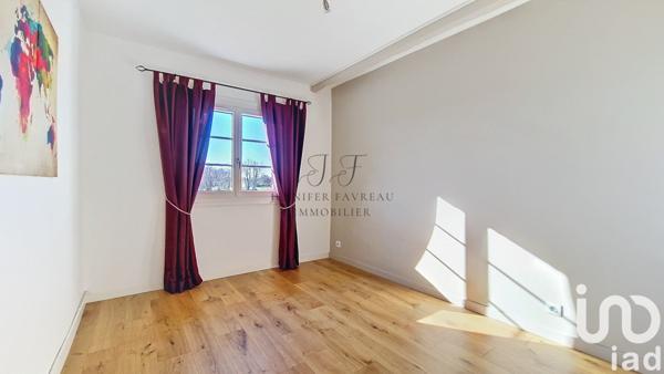 Maison 8 pièces de 204 m² à Tresses (33370)