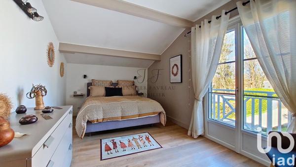 Maison 8 pièces de 204 m² à Tresses (33370)