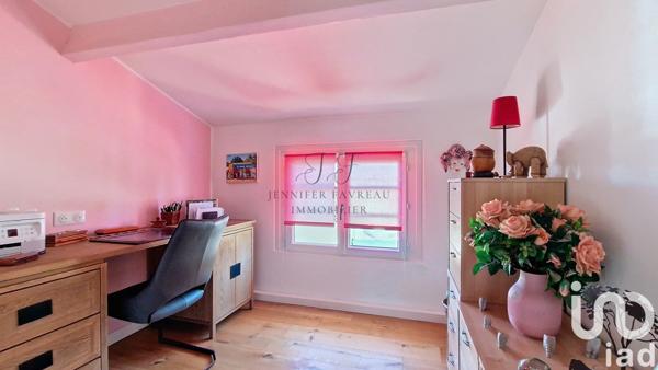 Maison 8 pièces de 204 m² à Tresses (33370)