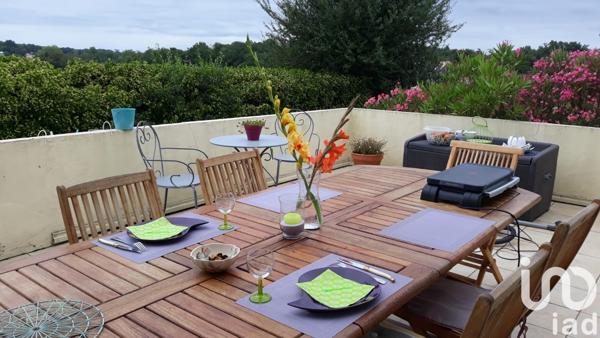 Maison 8 pièces de 204 m² à Tresses (33370)