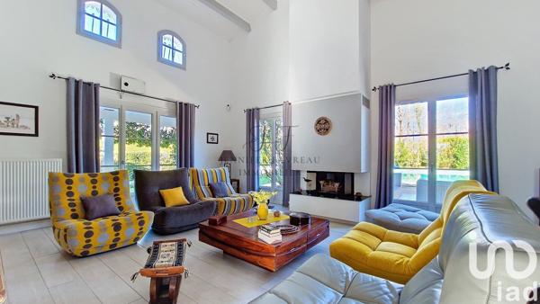 Maison 8 pièces de 204 m² à Tresses (33370)