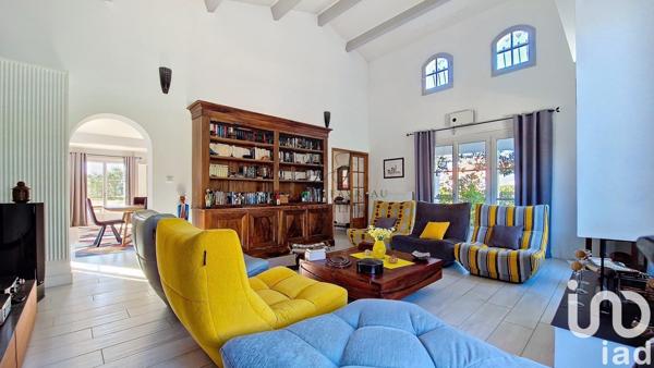 Maison 8 pièces de 204 m² à Tresses (33370)