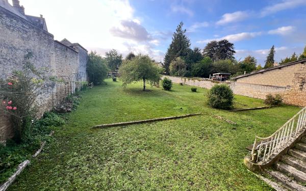 Maison à vendre    7 pièces •  Wassy