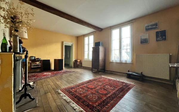 Maison à vendre    7 pièces •  Wassy