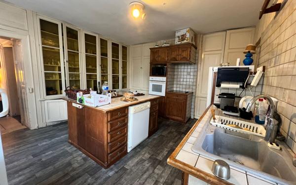 Maison à vendre    7 pièces •  Wassy