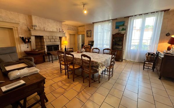 Maison à vendre    7 pièces •  Wassy